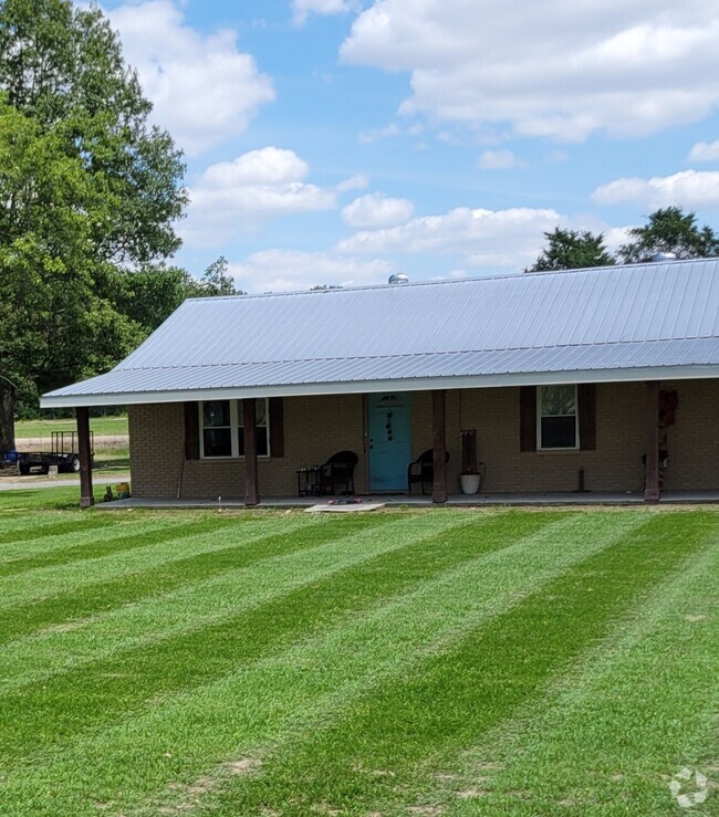 Building Photo - 868 steiner rd