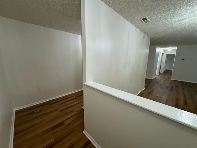 Building Photo - TWO BEDROOM TOWNHOME