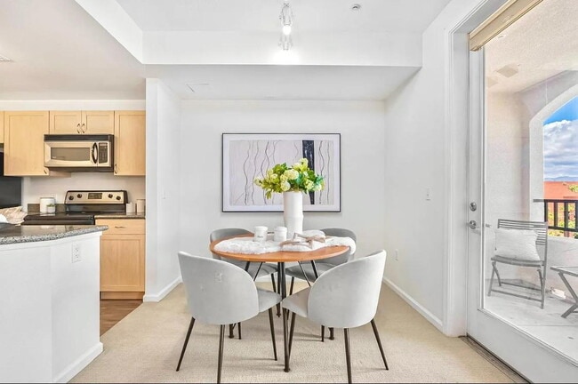 Building Photo - "Chic 1-Bed Oasis in San Jose with Hardwoo...