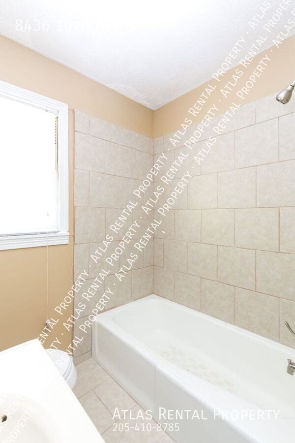 Building Photo - 8436 10th Ave S