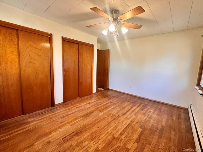 Building Photo - 10 Smith St