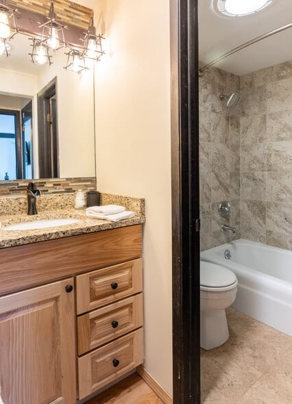 Building Photo - 1040 Vail View Dr