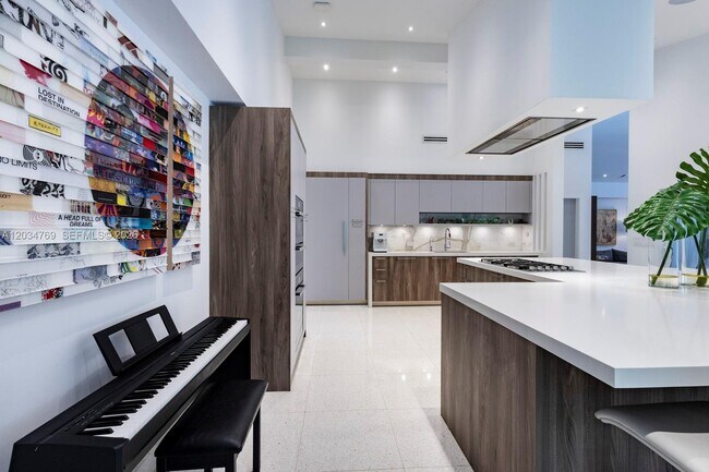 Building Photo - 5780 Las Palmas Dr