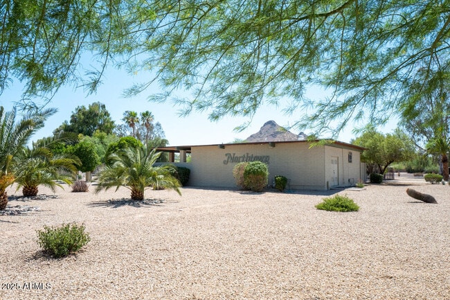 Building Photo - 2136 E Betty Elyse Ln