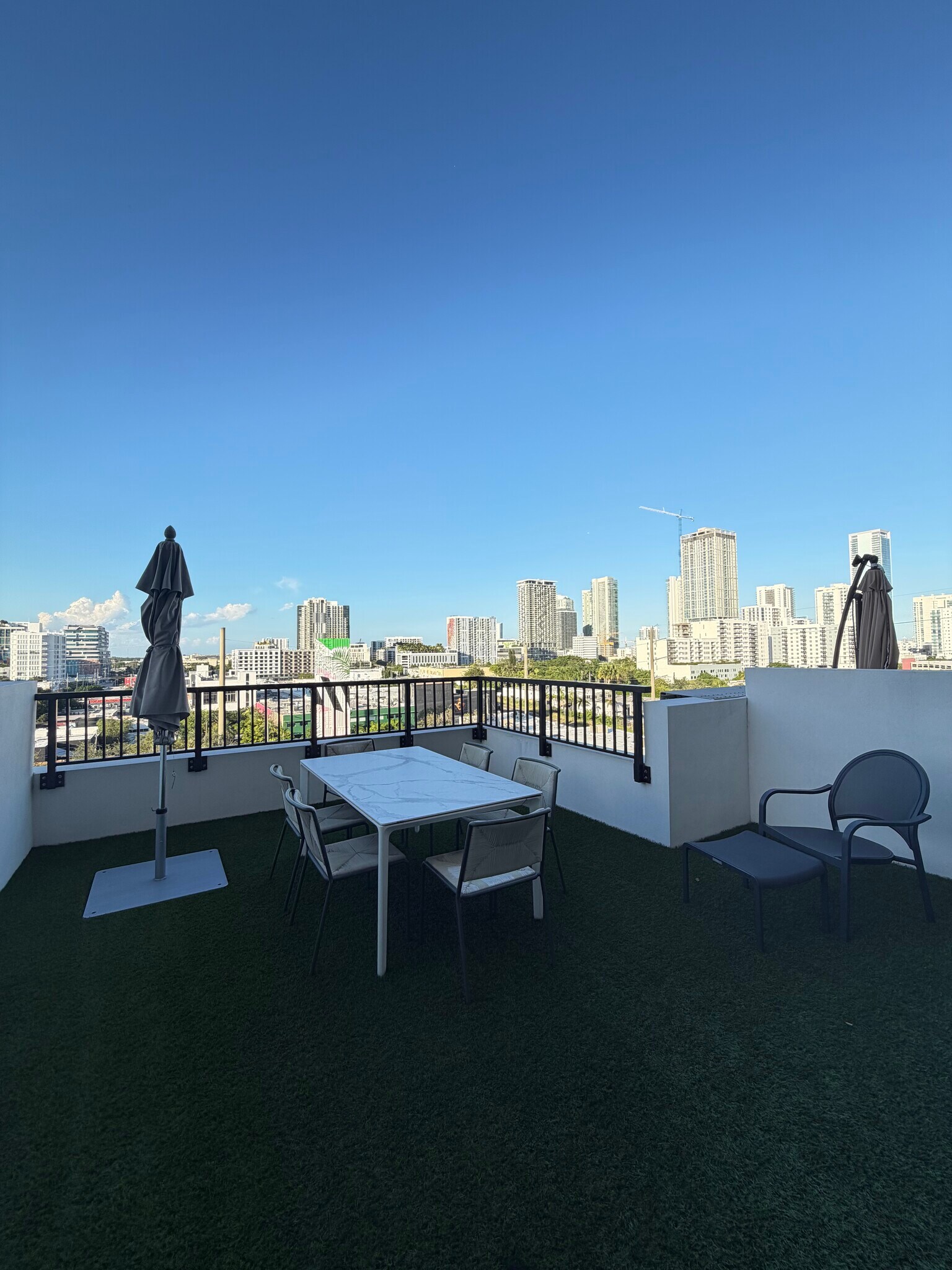 Building Photo - 170 NE 23rd St