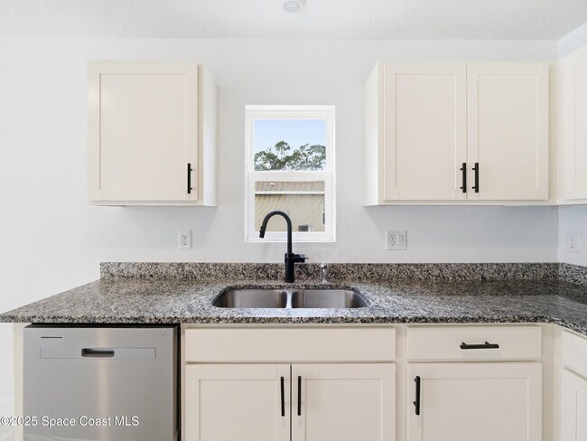 Building Photo - 1332 Giddings St