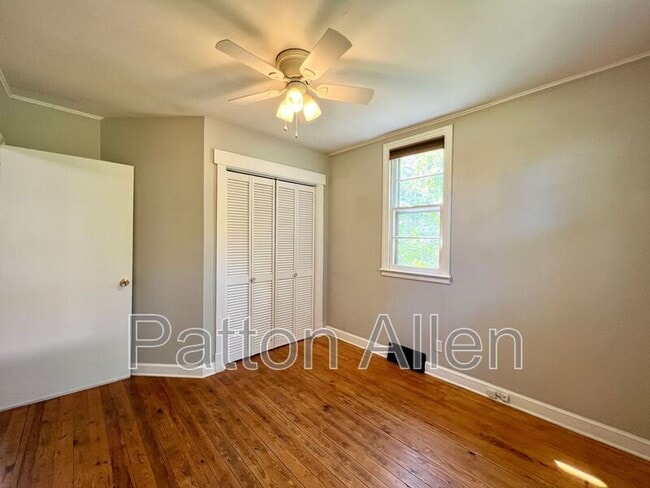 Building Photo - 5 Shady Cv Ln