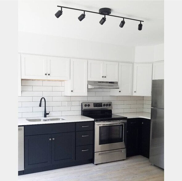 Building Photo - 586 Peachview Ln