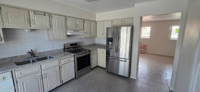 Building Photo - 9009 DARLINA Dr