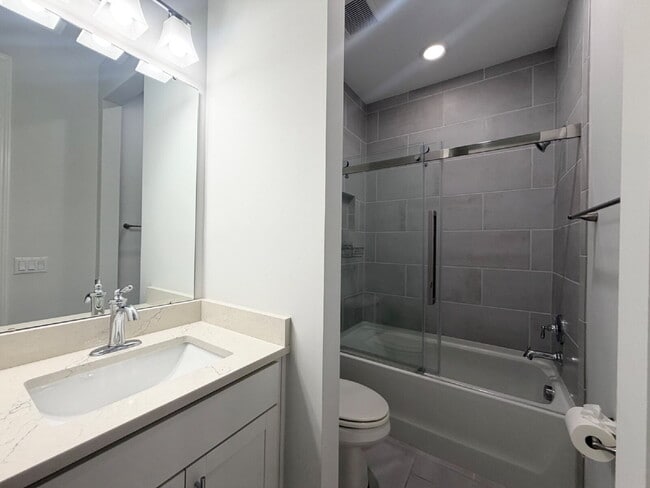 Building Photo - Beautiful Designed Two Bedroom Home in Margaritaville