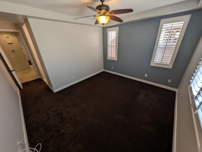 Building Photo - 1045 Ambrosia Dr