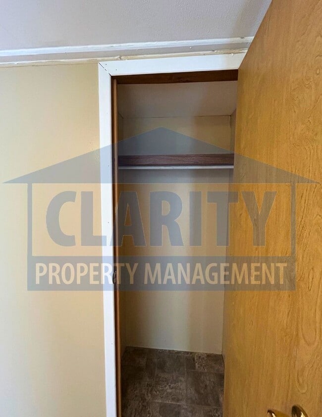 Building Photo - Charming 3-Bedroom with Large Yard