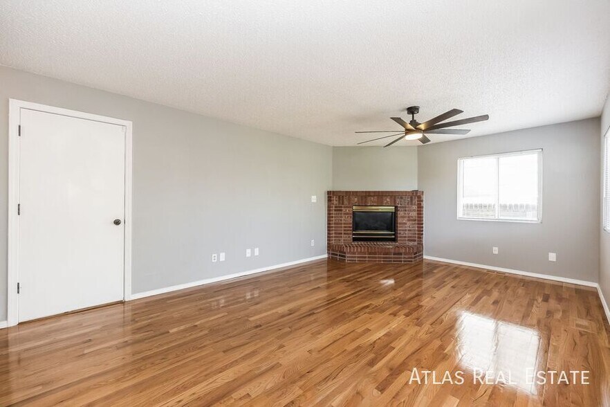 Building Photo - 8015 Ferncliff Dr