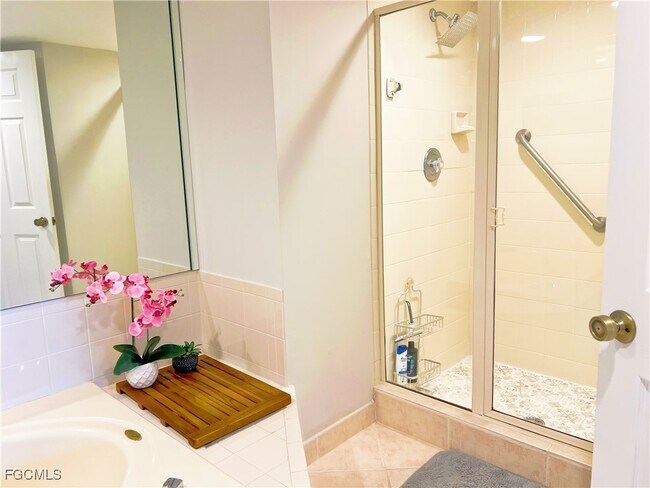 Building Photo - 340 Horse Creek Dr