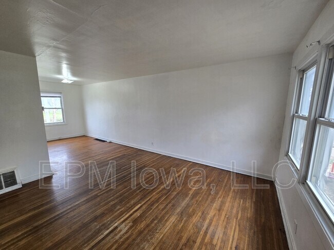 Building Photo - 269 Madison St