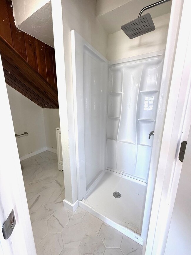 Building Photo - 3181 Hatton St