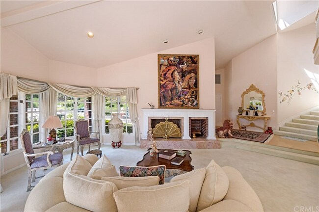 Building Photo - 6 South Peak