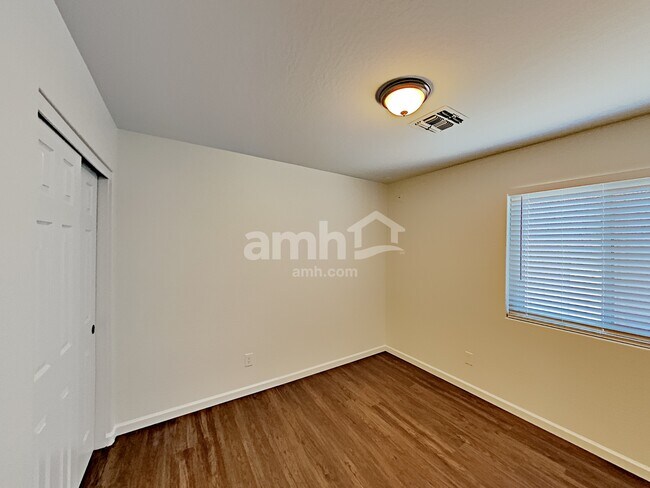 Building Photo - 16213 W Custer Ln