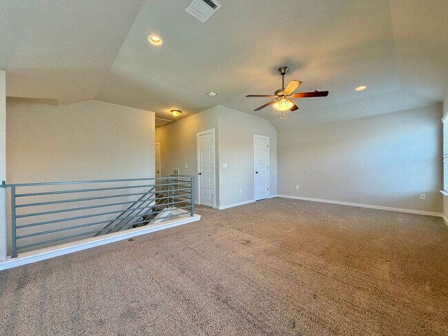 Building Photo - 5404 Bonneville Bend