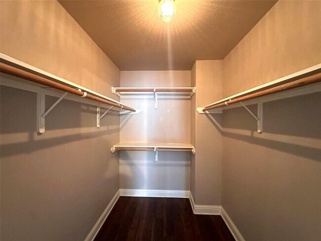 Building Photo - 506 Delmar Ave