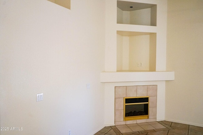 Building Photo - 898 E Monterey St