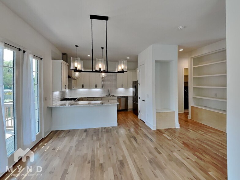 Building Photo - 131 Fain St