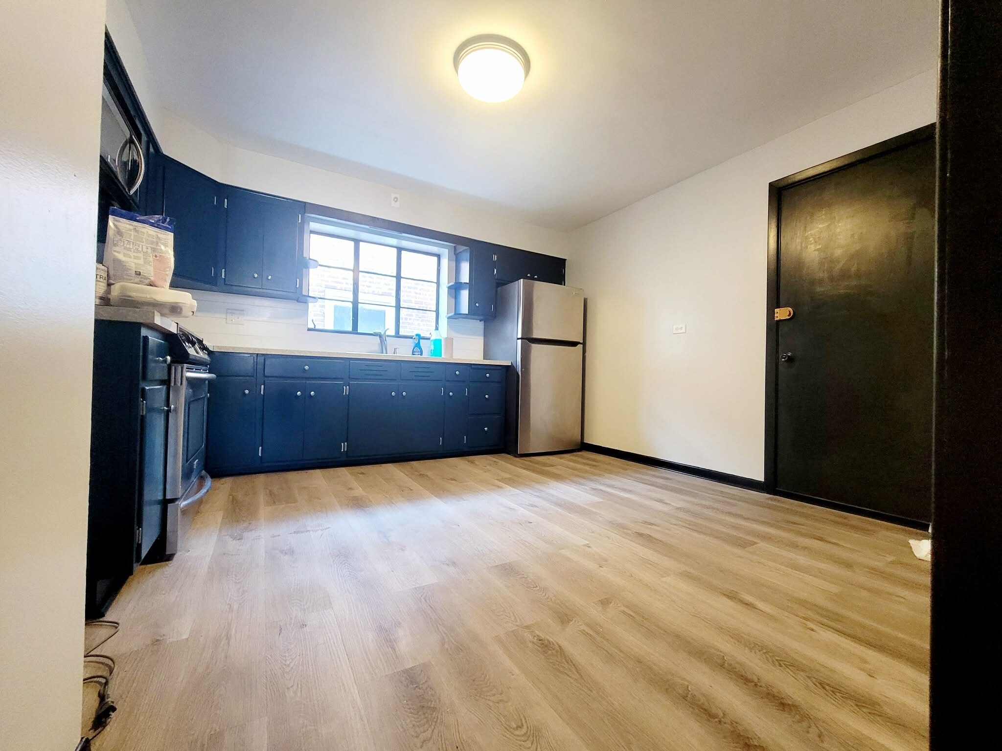 Kitchen - 5122 W Gladys Ave