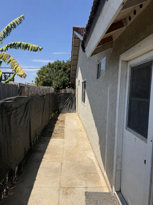 Building Photo - 825 Raaberg Way