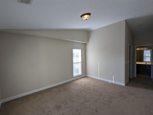 Building Photo - 2-Bedroom Cornelius Condo with Garage + Easy Access to Greenway