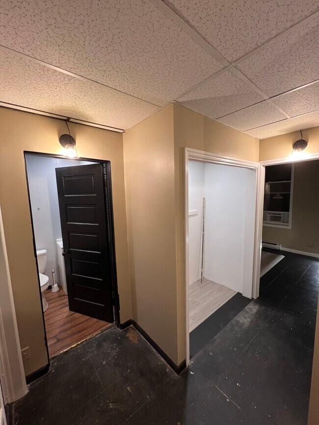 Building Photo - 2129 Delmar Ave