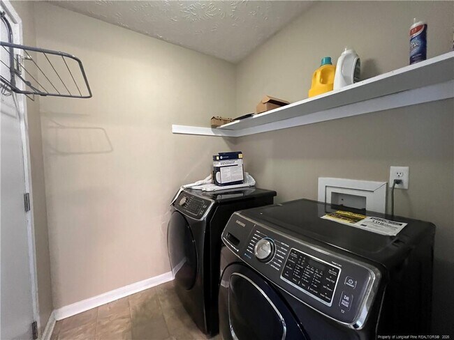 Building Photo - 420 Mangum Ct