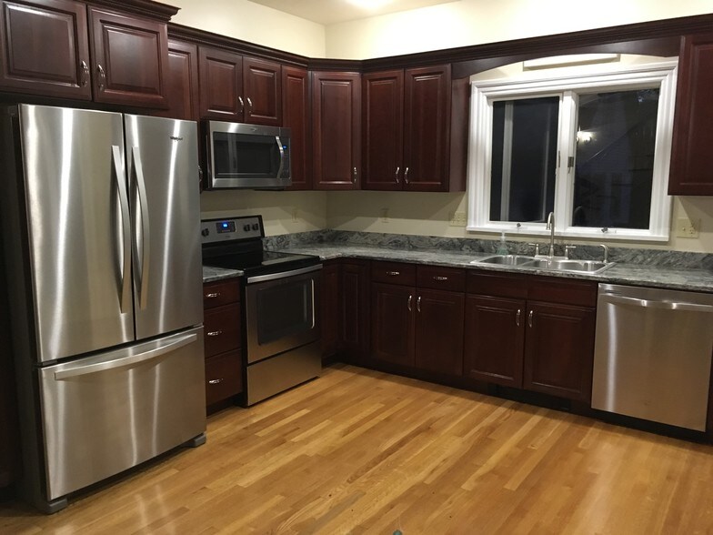 Kitchen - 206 Adams St
