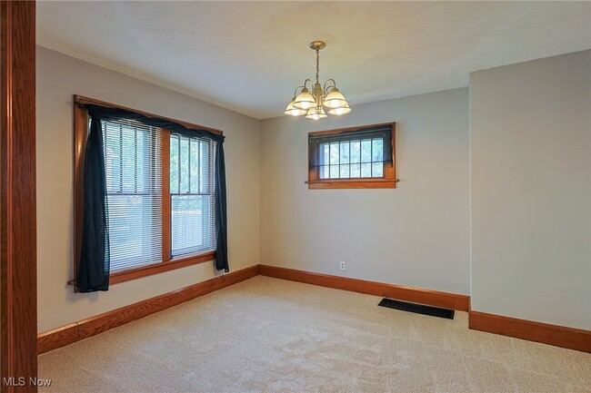 Building Photo - 522 Columbus Ave NW