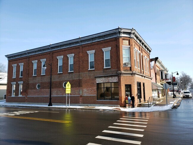 Primary Photo - 115 N Main St
