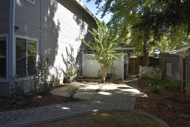 Building Photo - 134 Briggs Ranch Dr