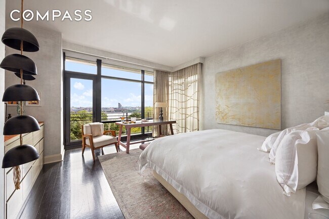 Building Photo - 170 East End Ave