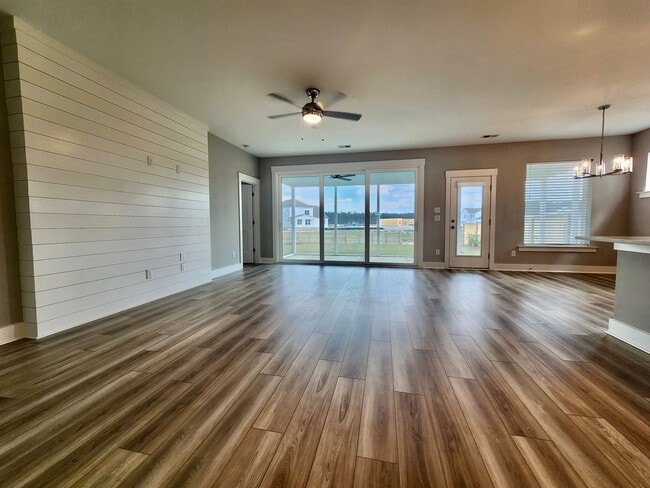 Building Photo - Like new in Midtown - 3 bedrooms plus addi...