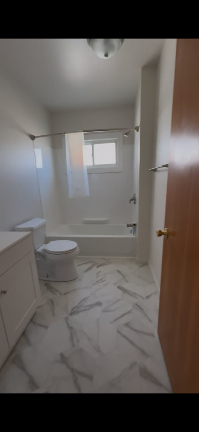 Building Photo - 307 Penn Ave