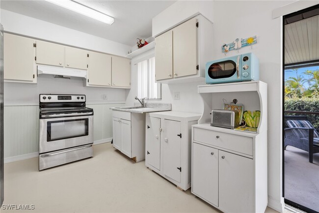 Building Photo - 6066 Perthshire Ln