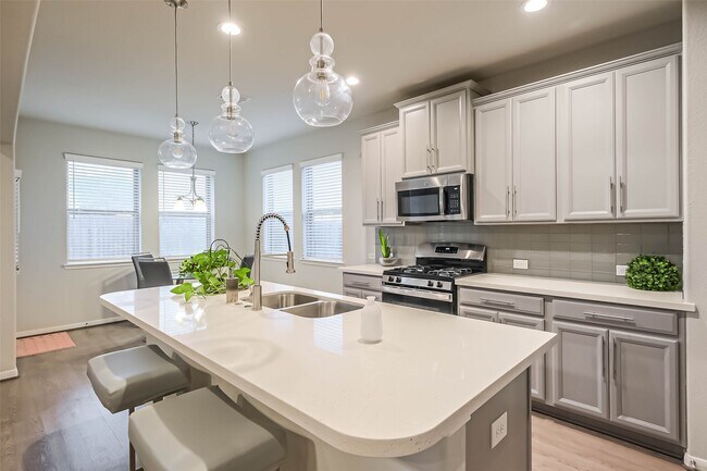 Building Photo - 6214 Scott Way