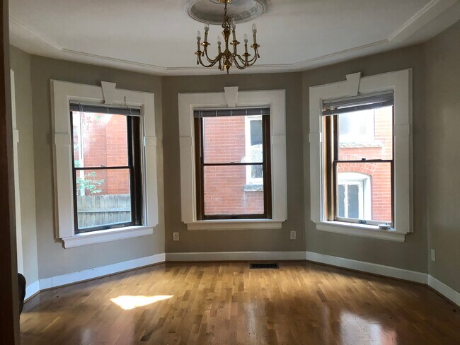Primary Photo - 1040 N Marion St