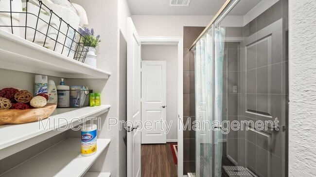 Building Photo - 6370 Tarrant Hl