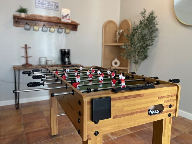 Building Photo - 15630 Pine Mountain Dr