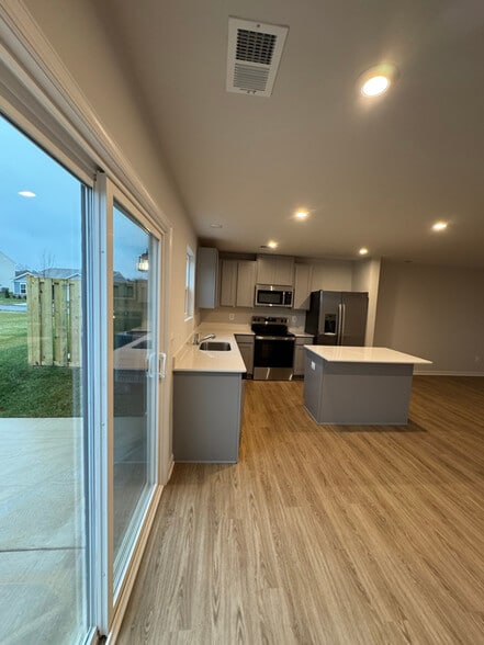 Building Photo - 18 Sophie Kathryn Dr