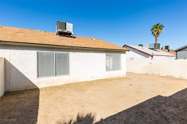 Building Photo - 7115 Kenwood St