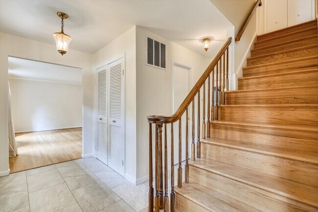 Building Photo - 11200 Powder Horn Dr