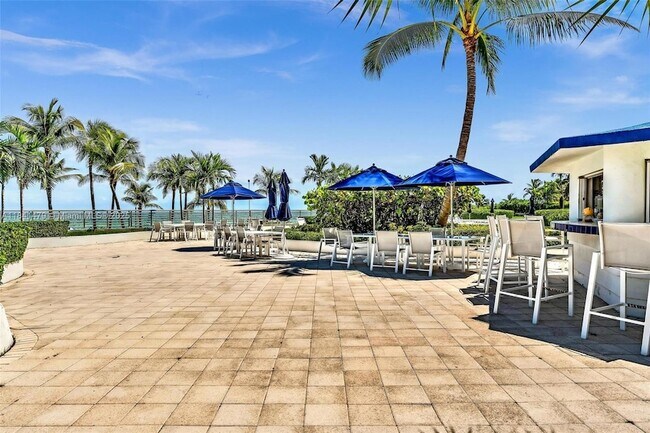 Building Photo - 5161 Collins Ave