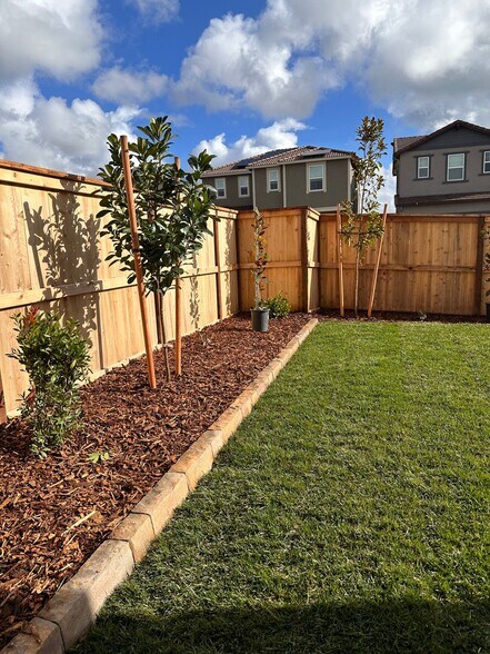 Building Photo - 4402 Neptune Cir