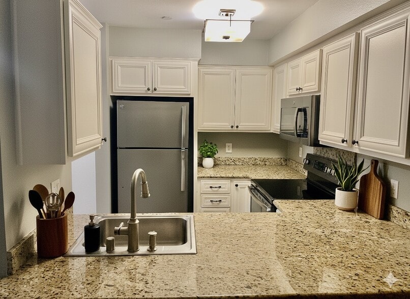 Primary Photo - 4077 3rd Ave