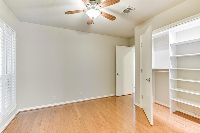 Building Photo - 8405 Cima Serena Ct